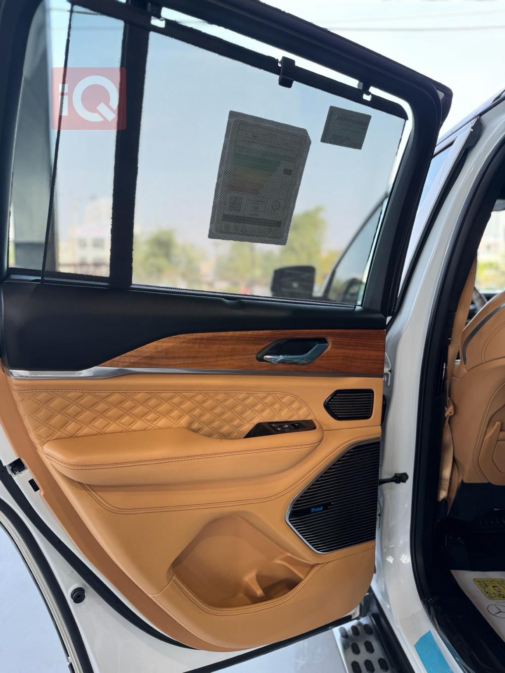 جیپ گراند شیرۆکی